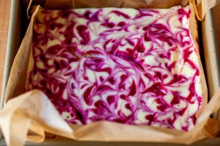 raspberry swirl cheesecake bars-08